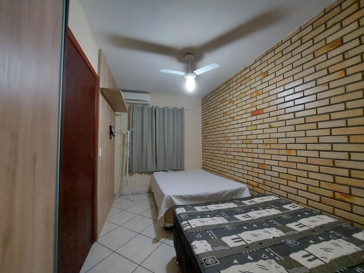Apartamento 12 - Bombinhas - 200 Metros Da Praia Exterior foto
