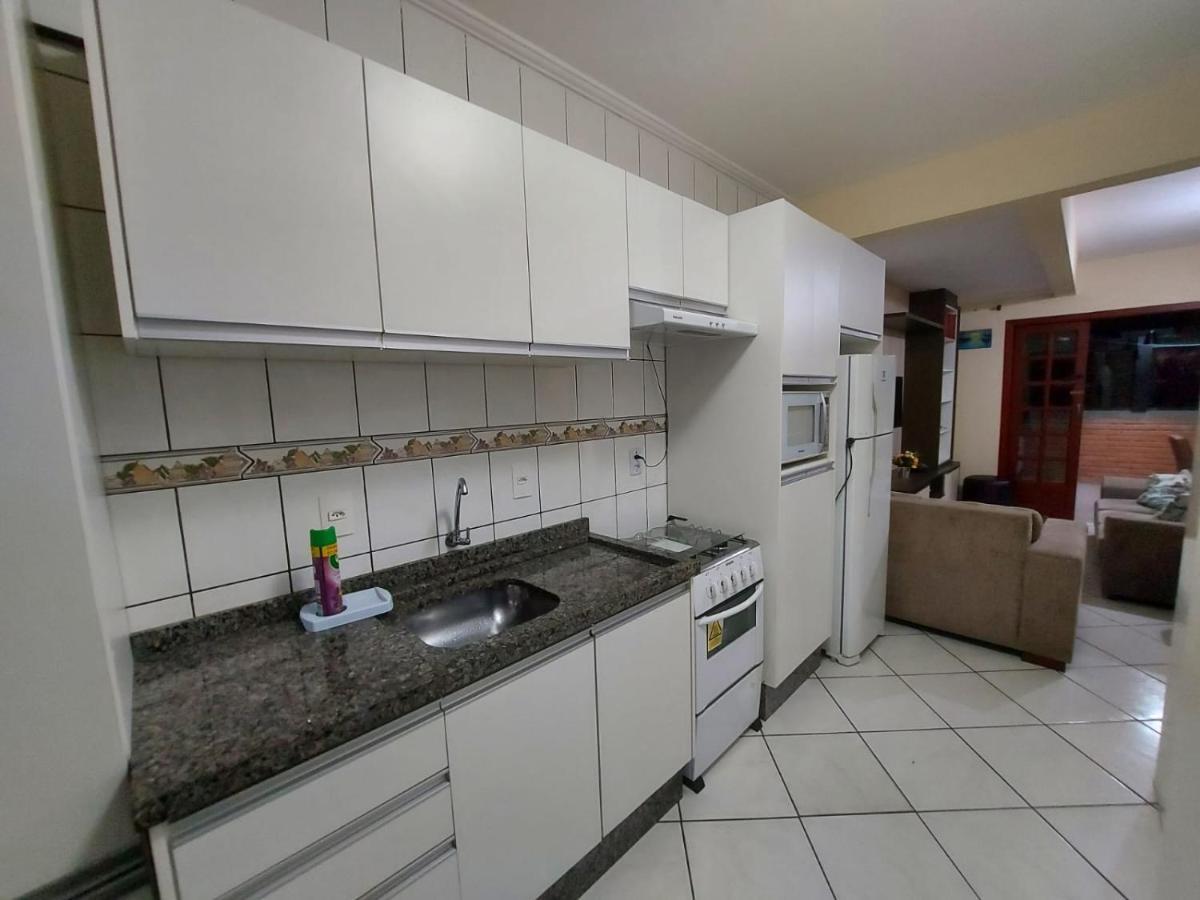 Apartamento 12 - Bombinhas - 200 Metros Da Praia Exterior foto