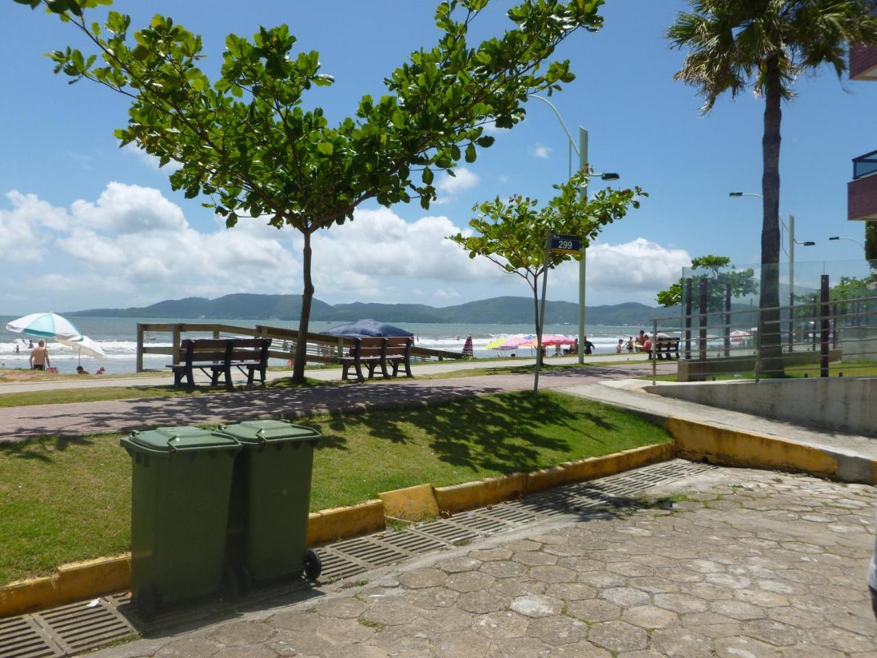 Apartamento 12 - Bombinhas - 200 Metros Da Praia Exterior foto